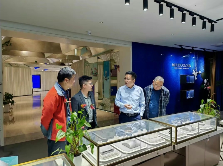 廣東小太陽砂磨材料有限公司到訪鄭州華晶公司共商業務合作